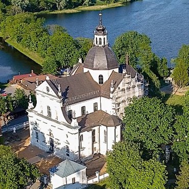 7 октября. Фарный костел в Несвиже