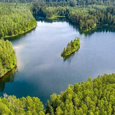 В краю голубых озер