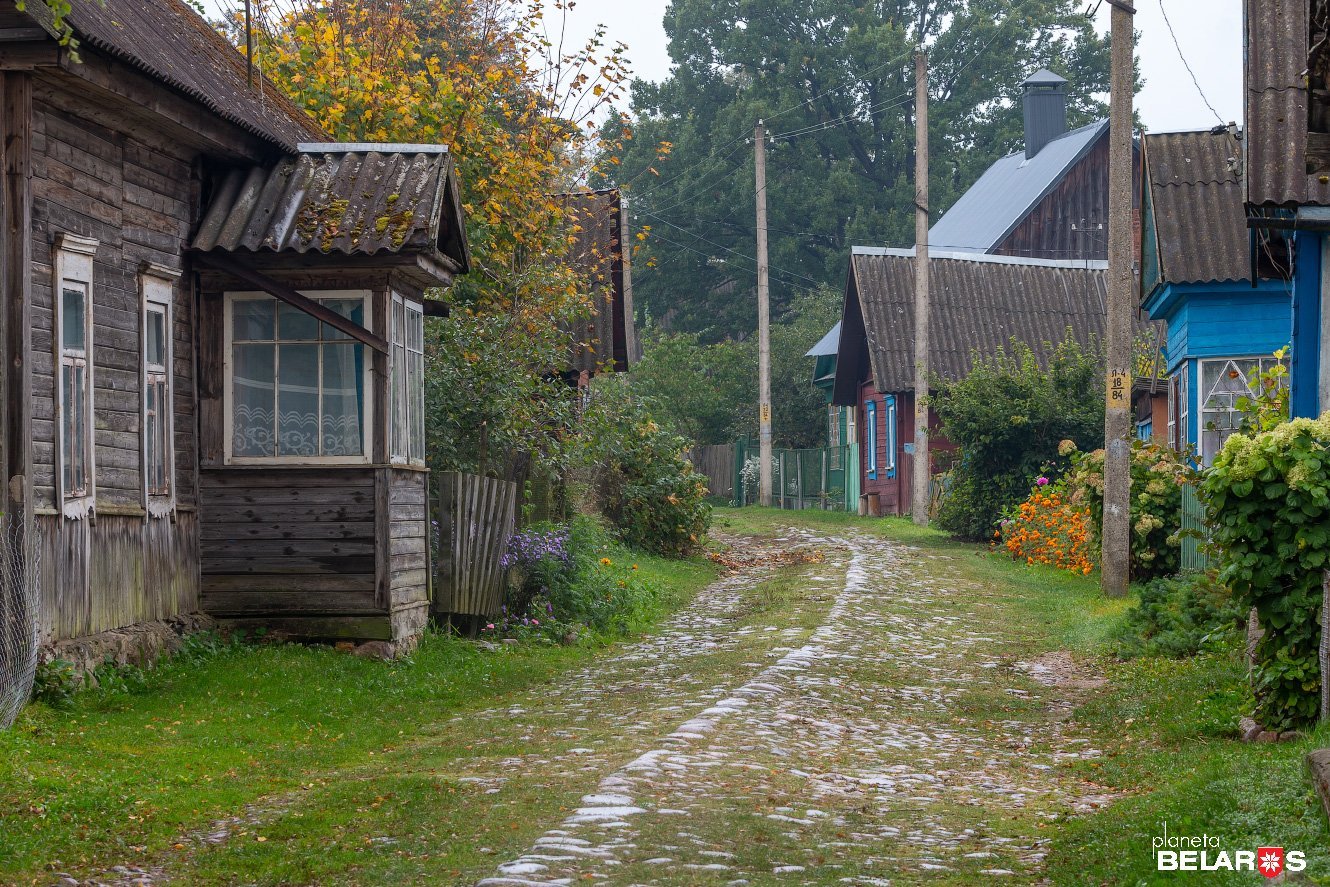 Белоруссия деревня угол